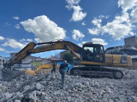 2011 Model KOMATSU PC 300 İş Makinası